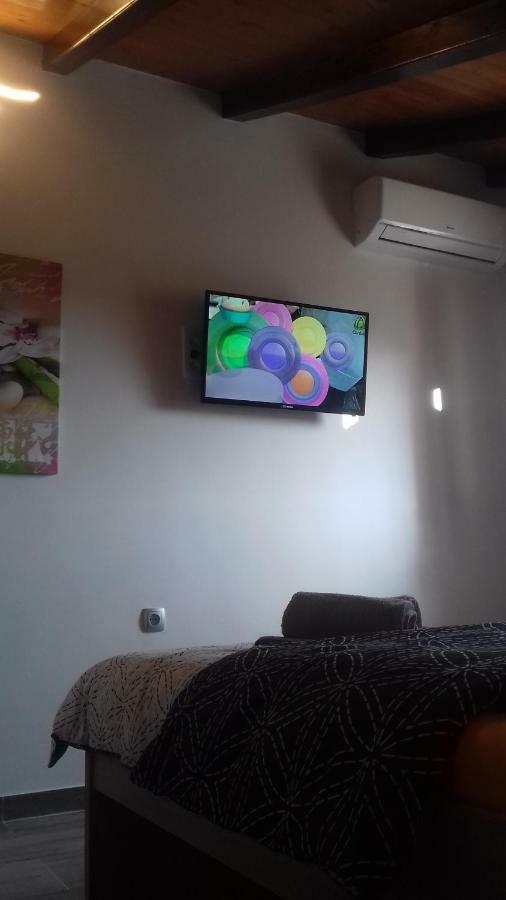 Holiday Home Nora**** Loznati Cres Exterior foto